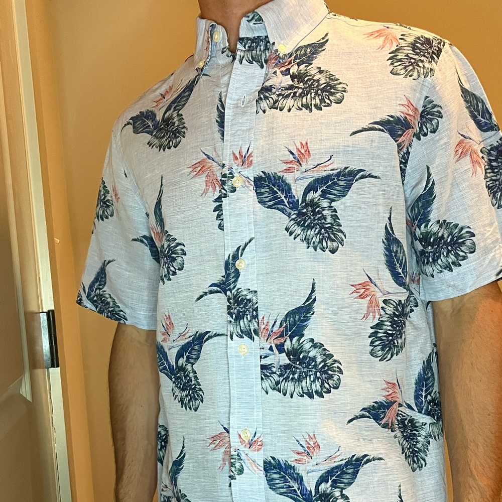 Chaps Hawaiian shirt in medium